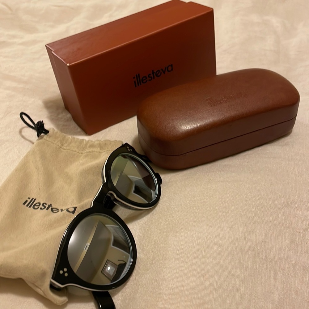 Illesteva mirrored sunglasses